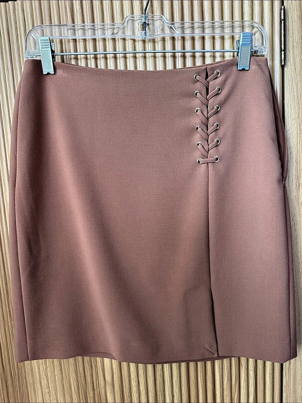 White House Black Market Lace-Up Mini Skirt in Brown Size 2 NWOT never worn